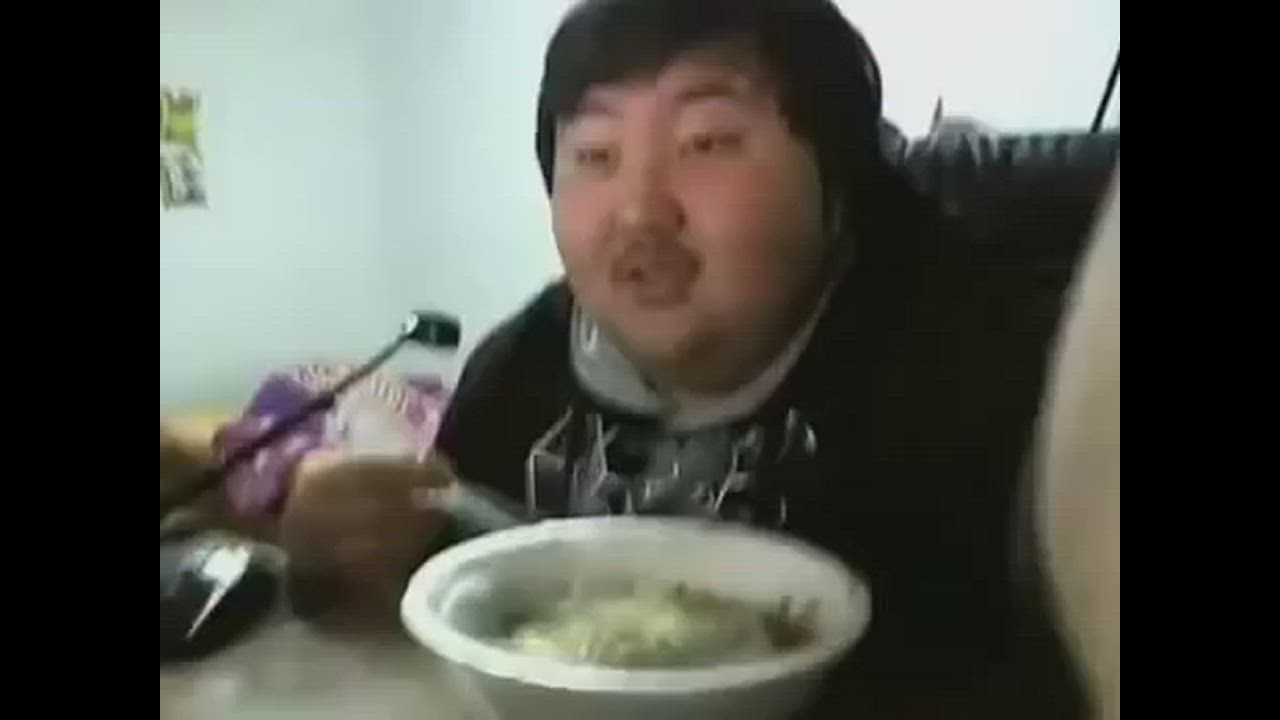 Смешная гифка обжора, рабочий